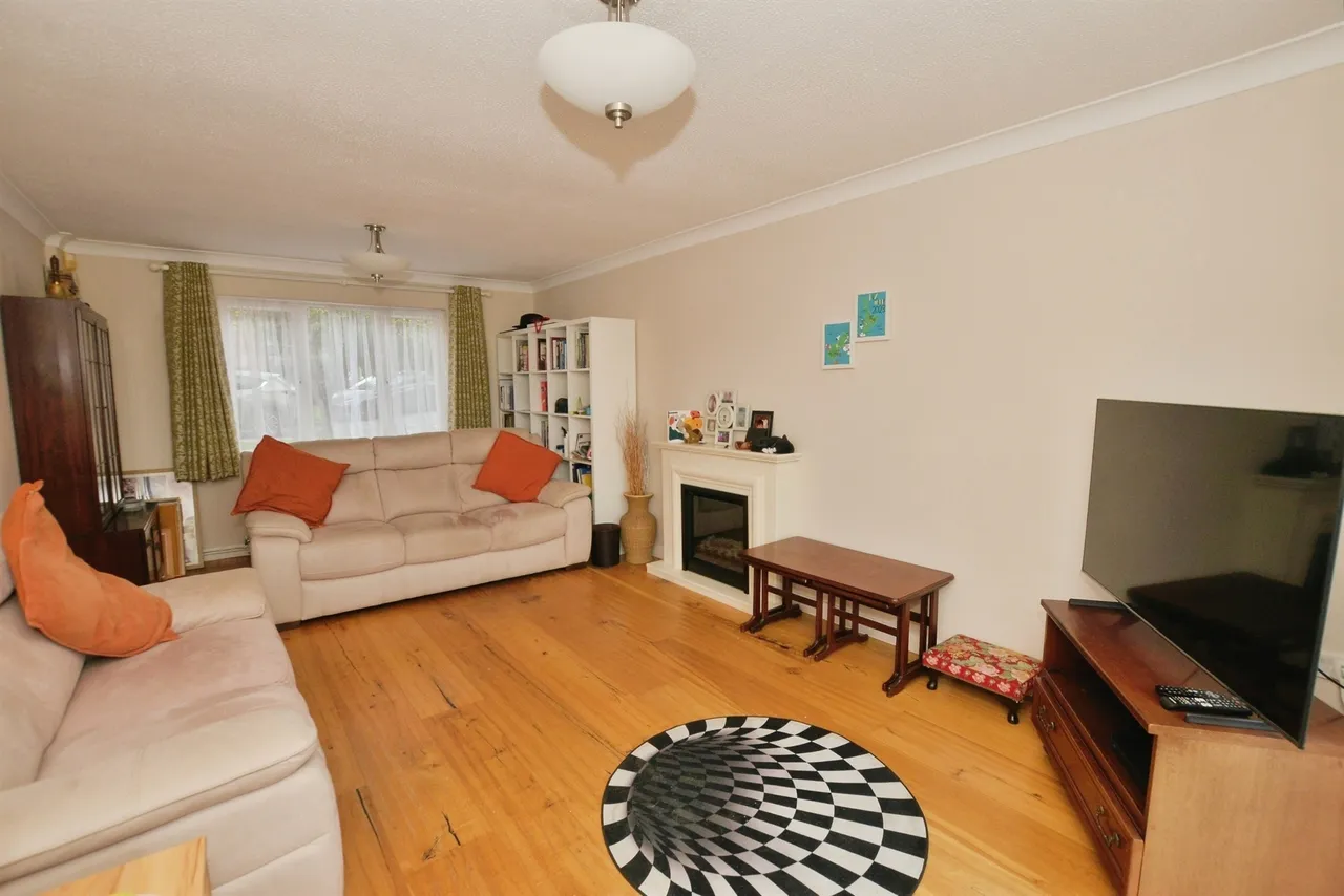 Broadhurst Drive, Kennington, TN24, photo 3