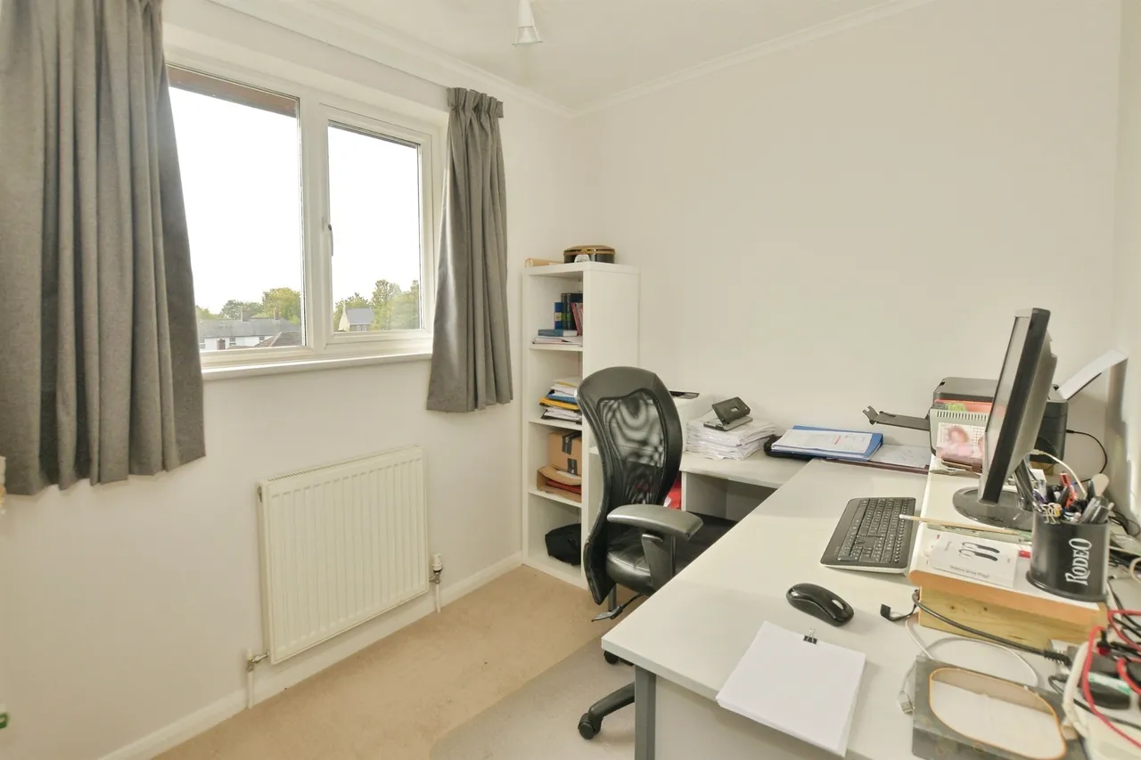 Broadhurst Drive, Kennington, TN24, photo 14