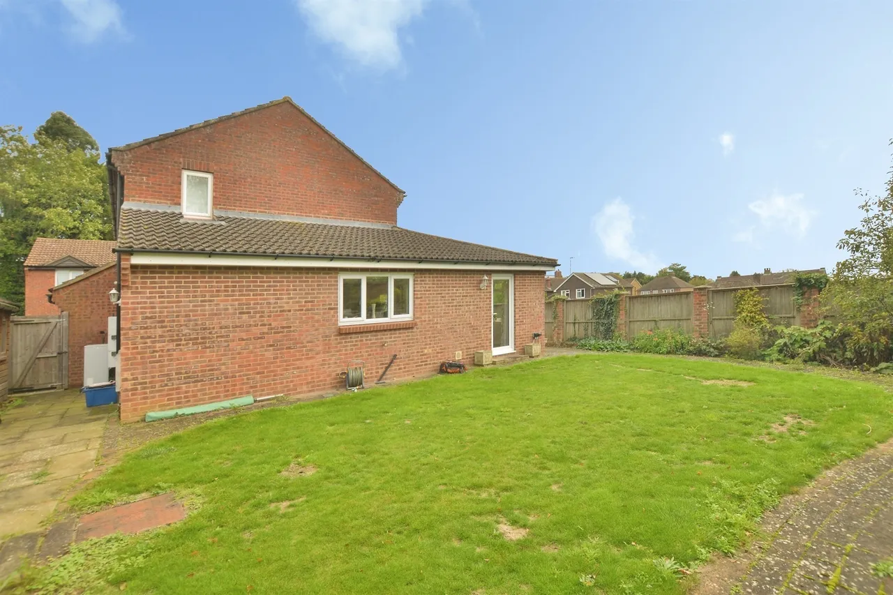 Broadhurst Drive, Kennington, TN24, photo 19