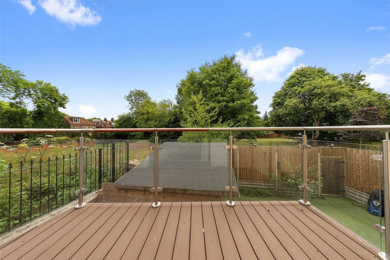 Mapesbury Road, London, photo 18