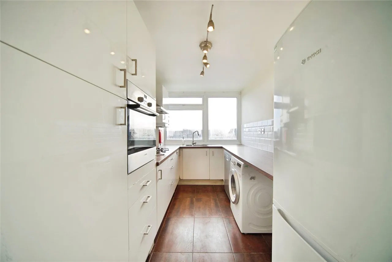 The Chiltons, Grove Hill, London, E18, photo 6