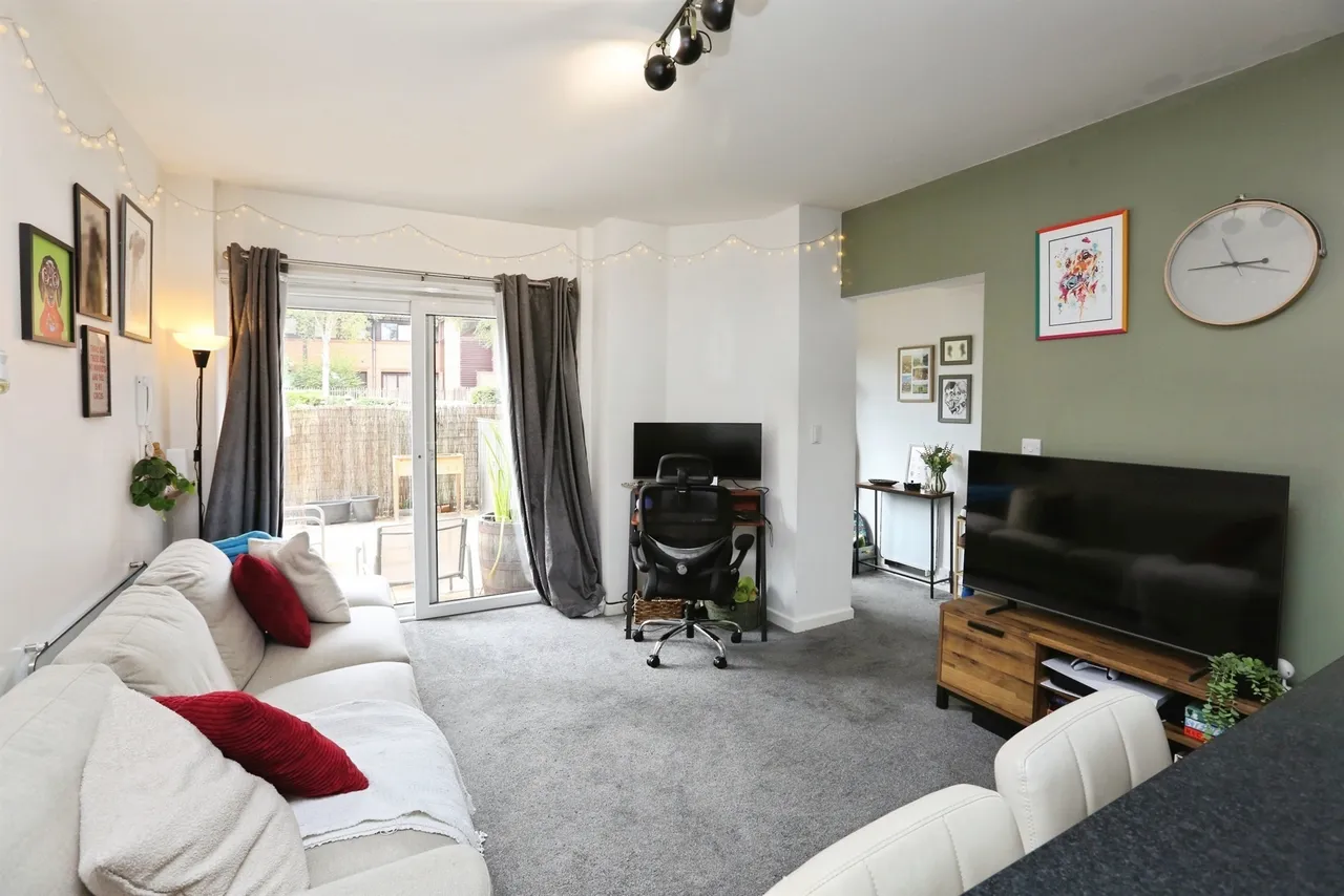 Wickham Road, Fareham, PO16, photo 2