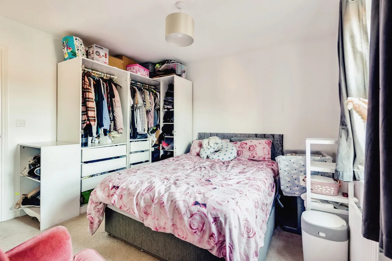 Staldon Court, Swindon, SN1, photo 5
