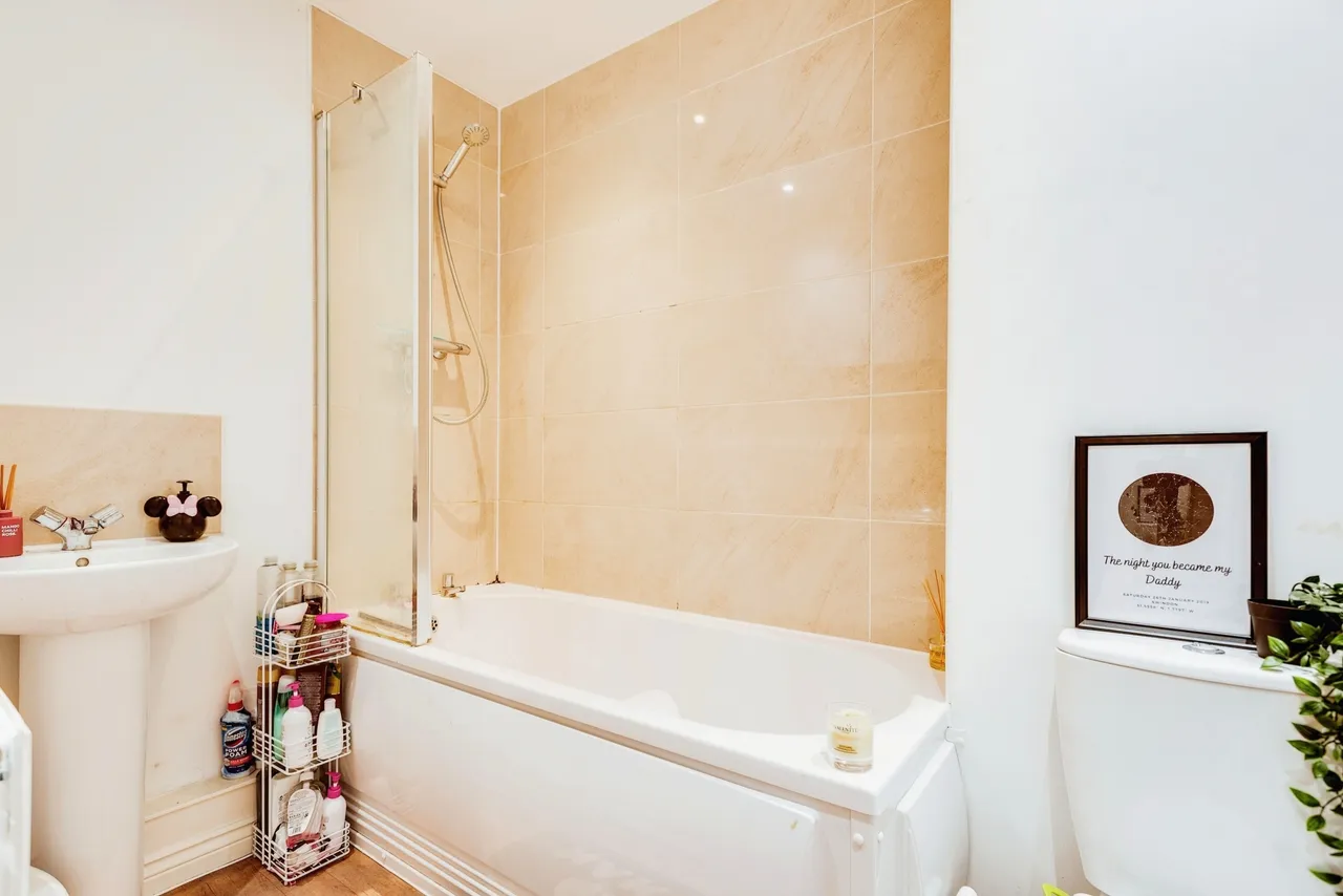 Staldon Court, Swindon, SN1, photo 10
