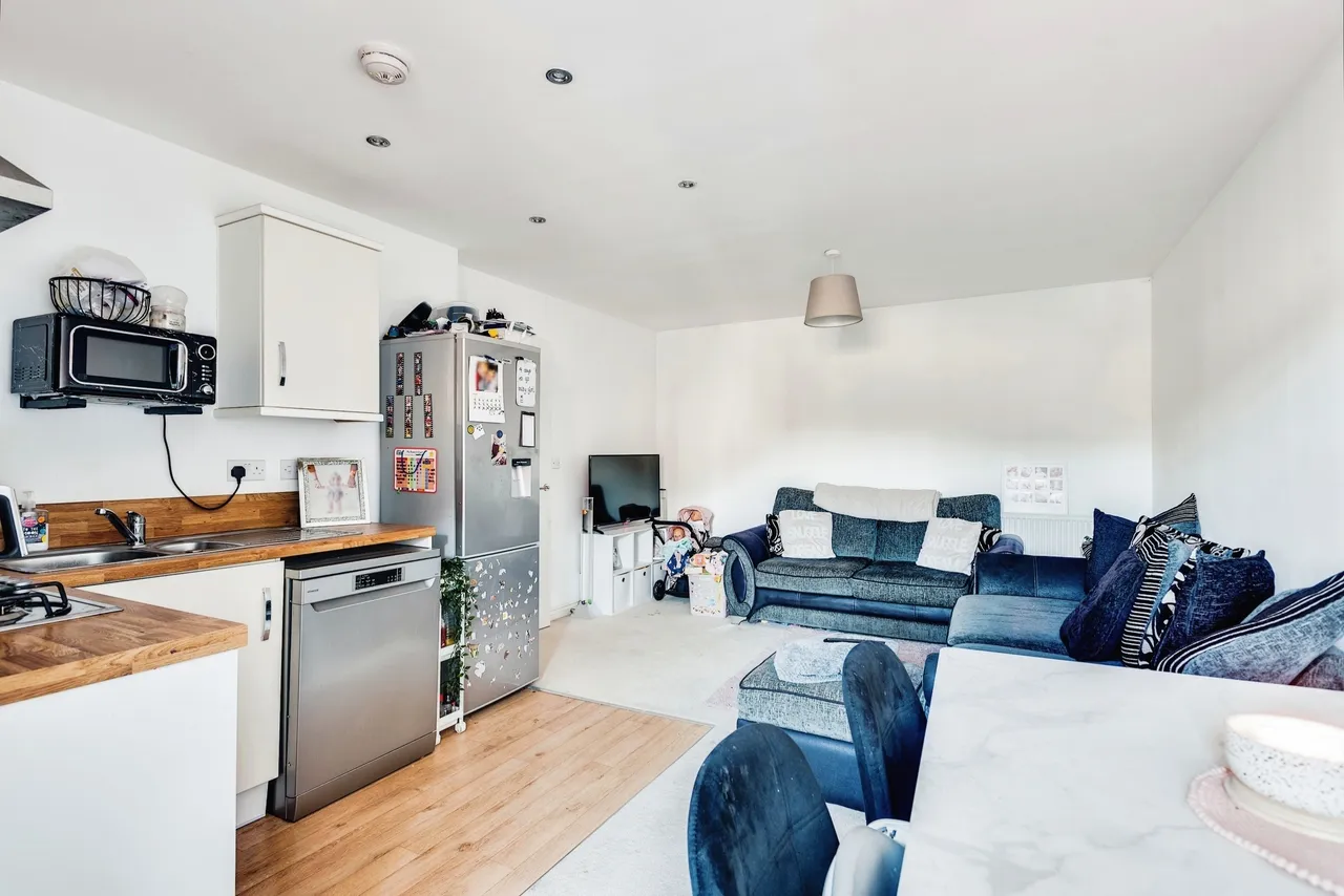 Staldon Court, Swindon, SN1, photo 4