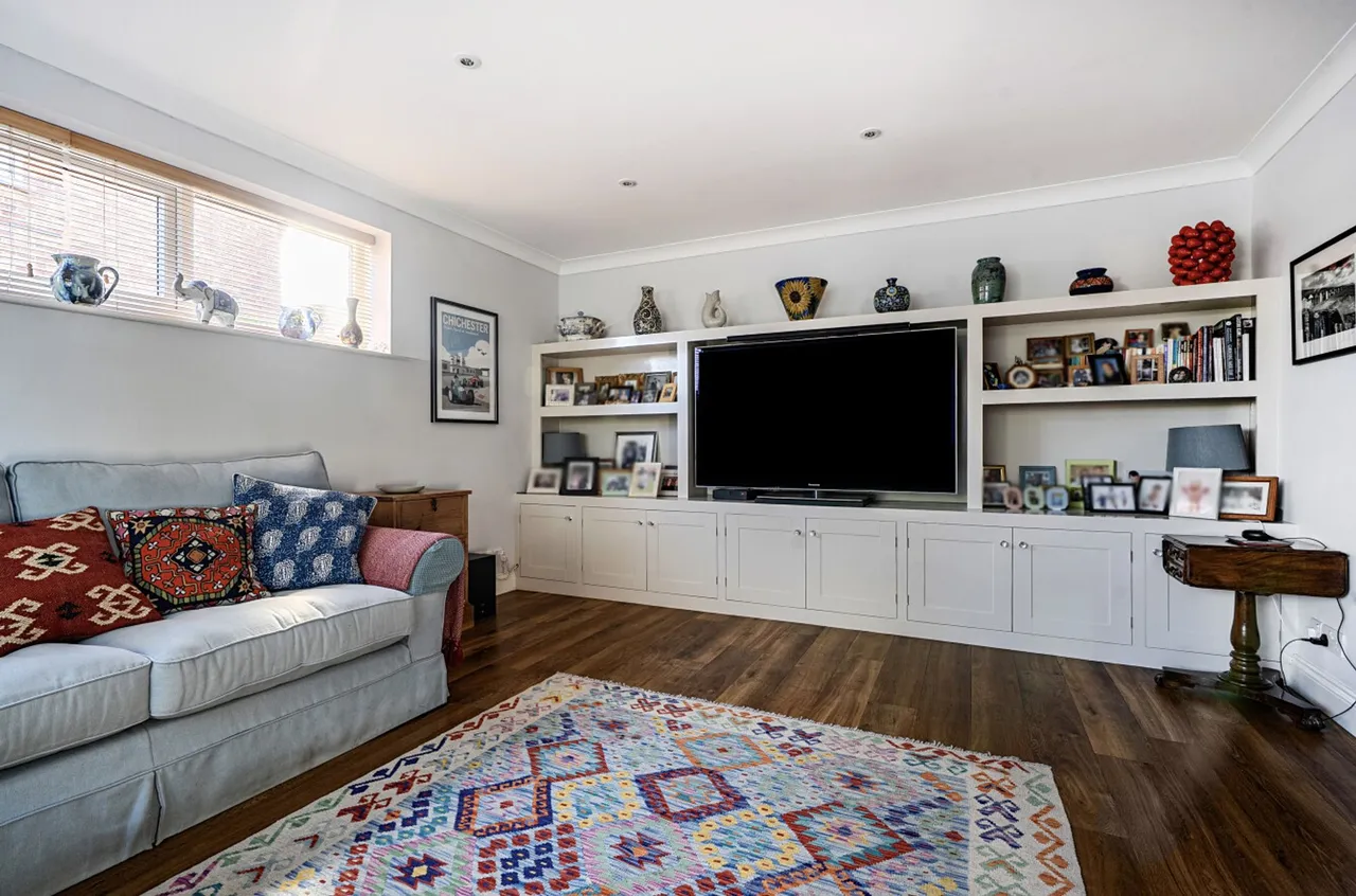 Cedar Drive, Chichester, PO19, photo 7