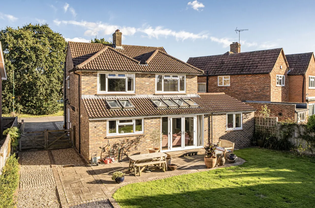 3 bed property for sale, Cedar Drive, Chichester, PO19