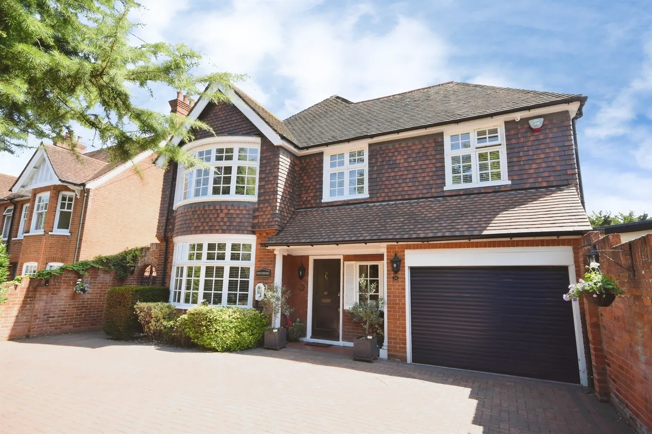 5 bed house for sale — Courtauld Road, Braintree