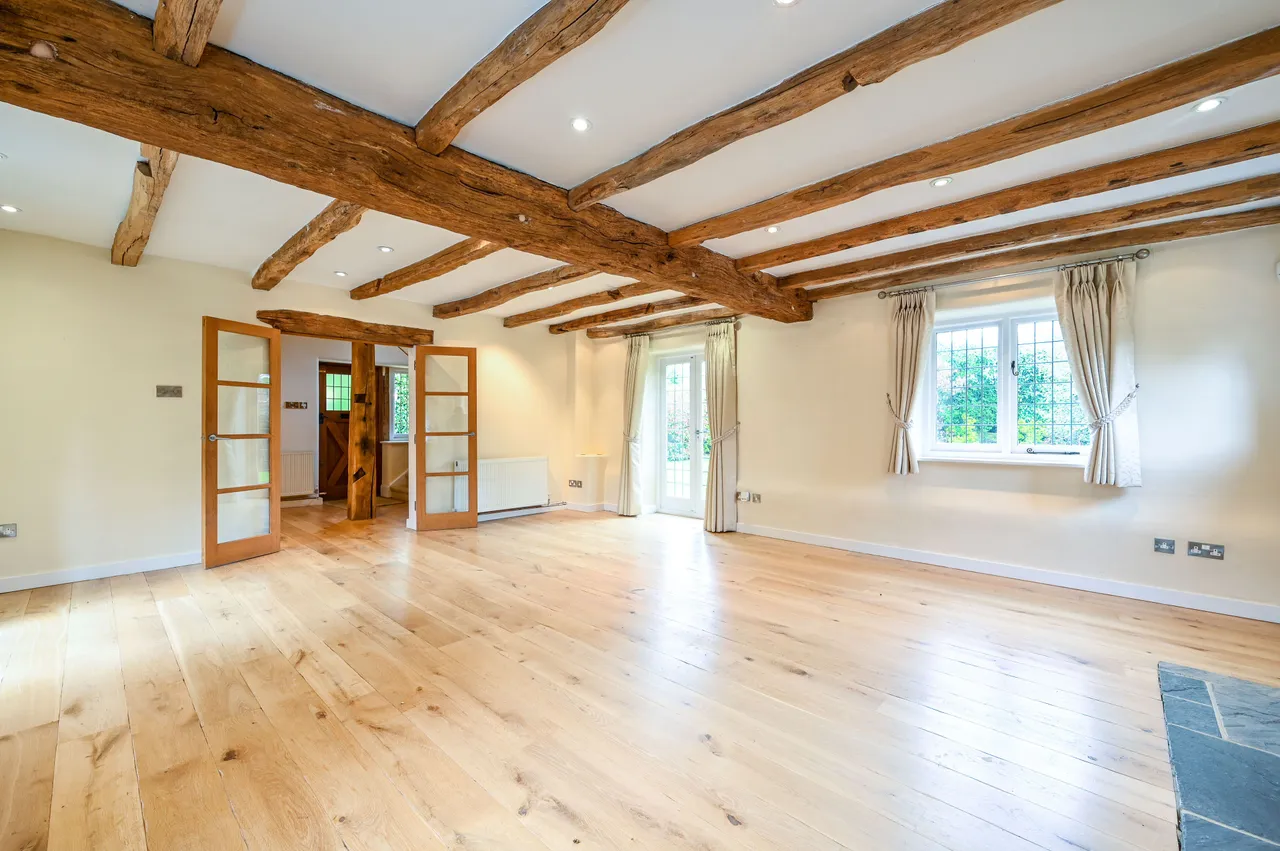 The Old Barn, 1 Gravelpits Lane, Guildford, photo 7