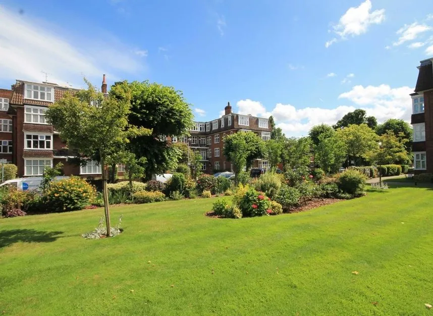Portsmouth Road, Surbiton, KT6, photo 5
