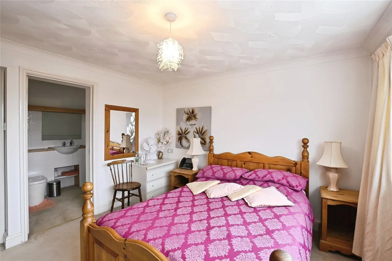 Havant Road, Hayling Island, PO11, photo 21