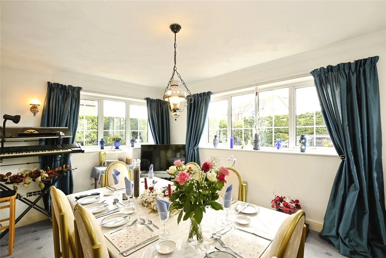 Havant Road, Hayling Island, PO11, photo 5