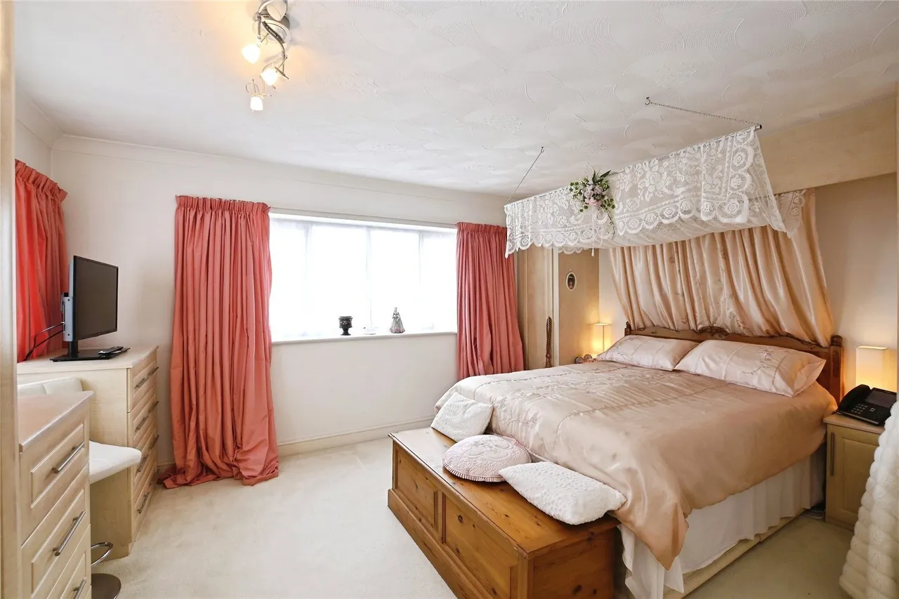 Havant Road, Hayling Island, PO11, photo 19