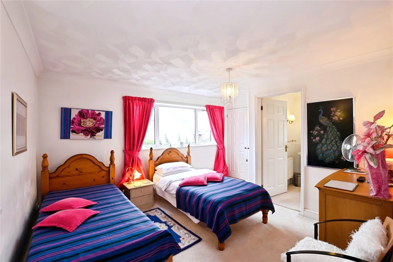 Havant Road, Hayling Island, PO11, photo 22