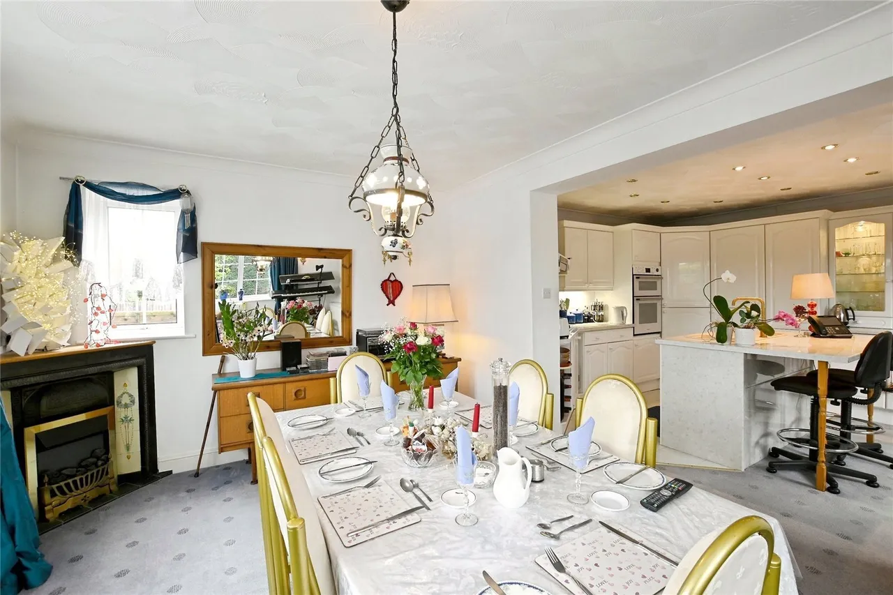 Havant Road, Hayling Island, PO11, photo 4
