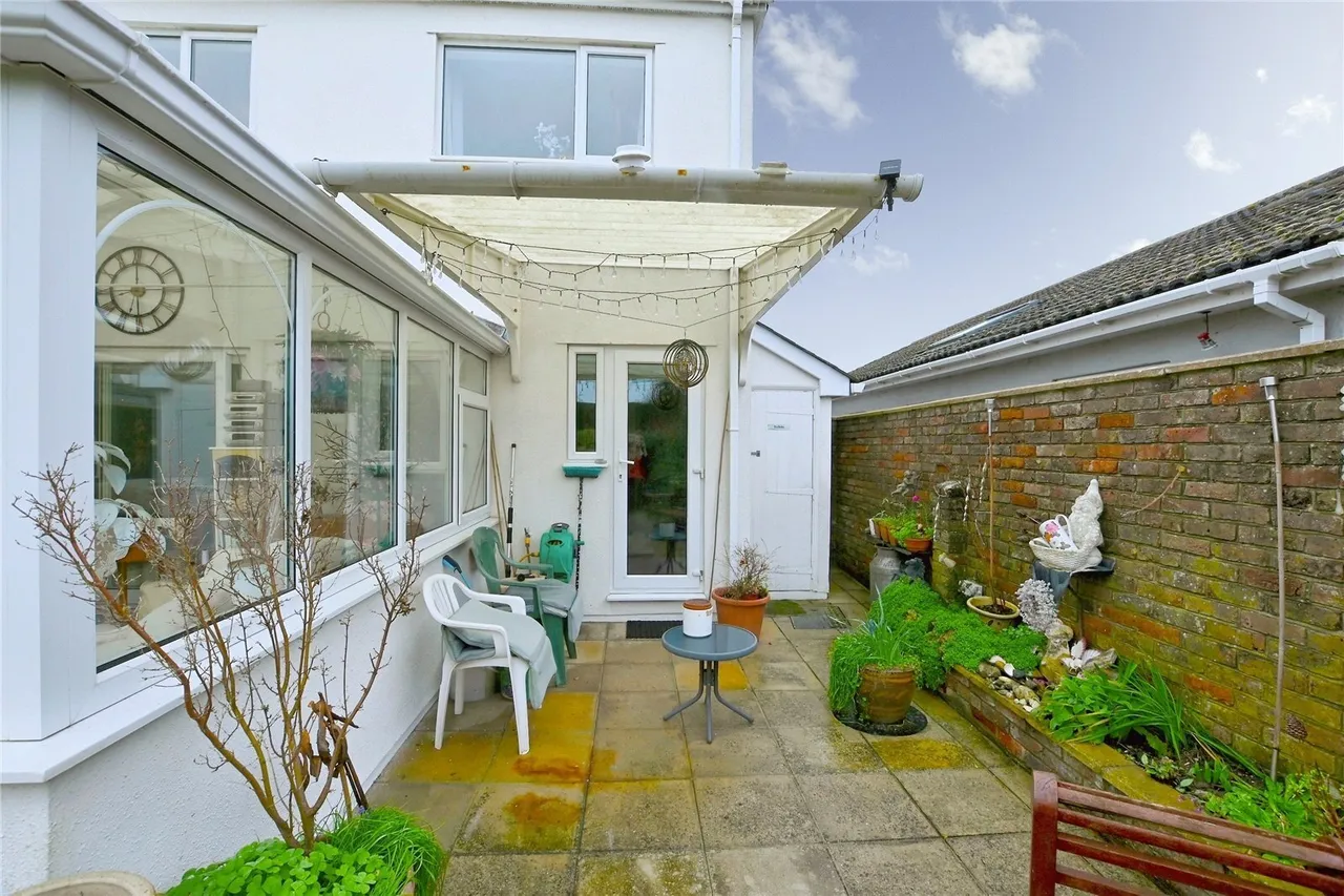 Havant Road, Hayling Island, PO11, photo 31
