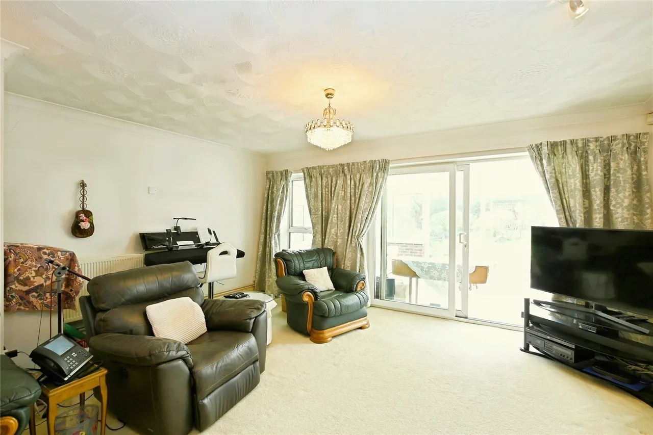 Havant Road, Hayling Island, PO11, photo 9