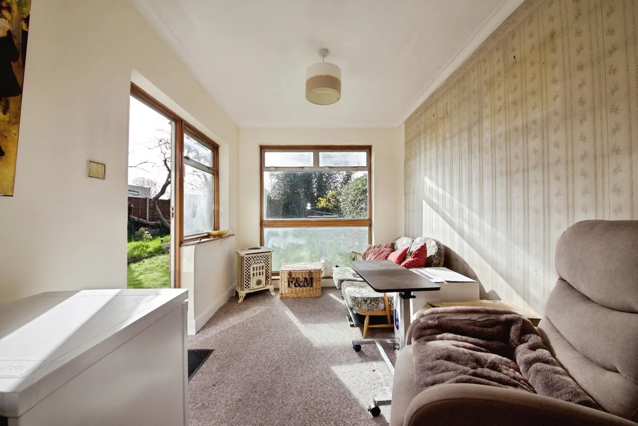 Brentwood Road, Romford, RM1, photo 5