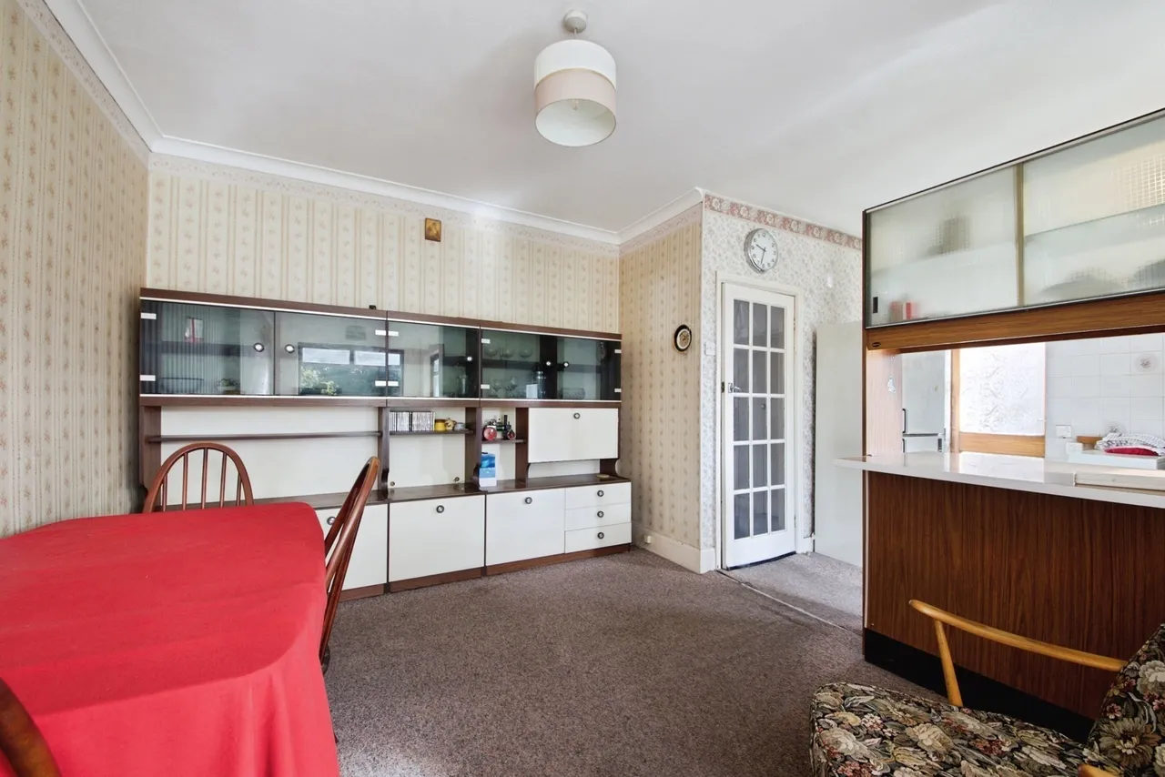 Brentwood Road, Romford, RM1, photo 6