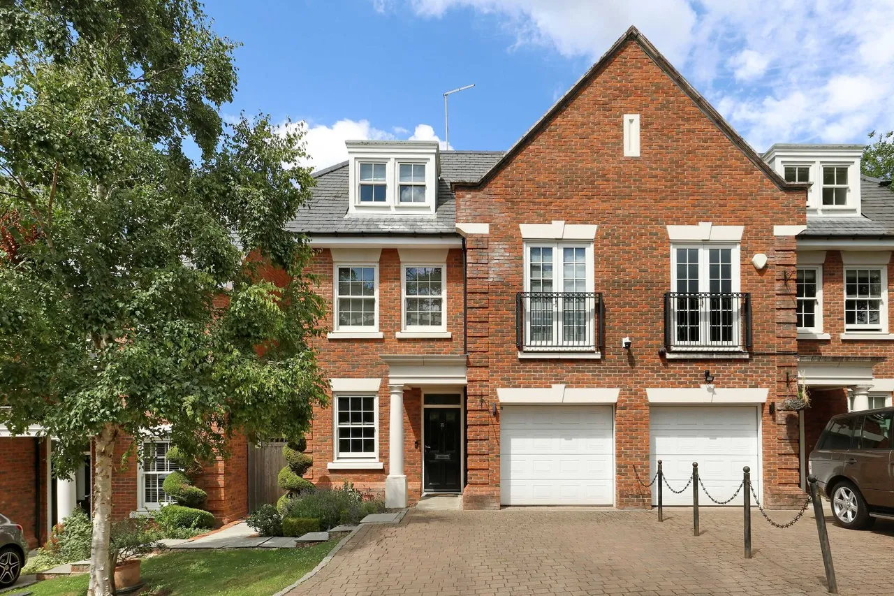 3 bed house for sale, Oak Wood Place, Gerrards Cross, SL9