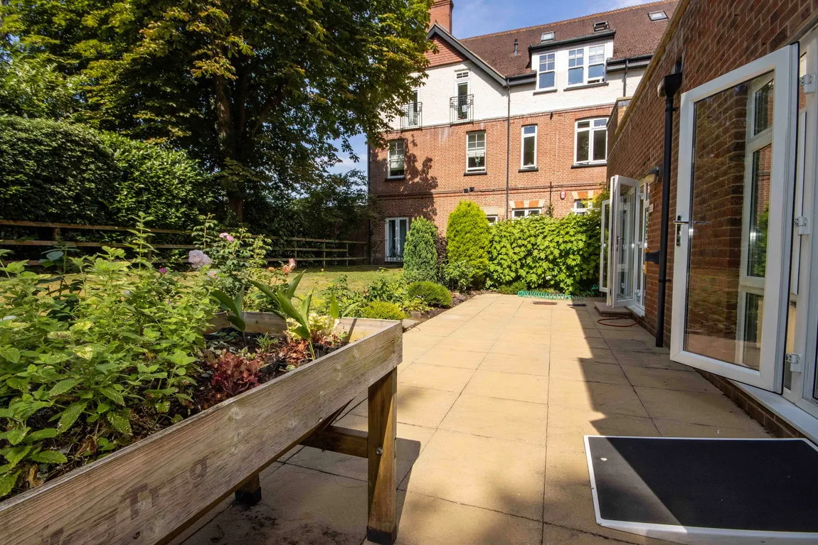 Betjeman Gardens, Chorleywood, WD3, photo 13
