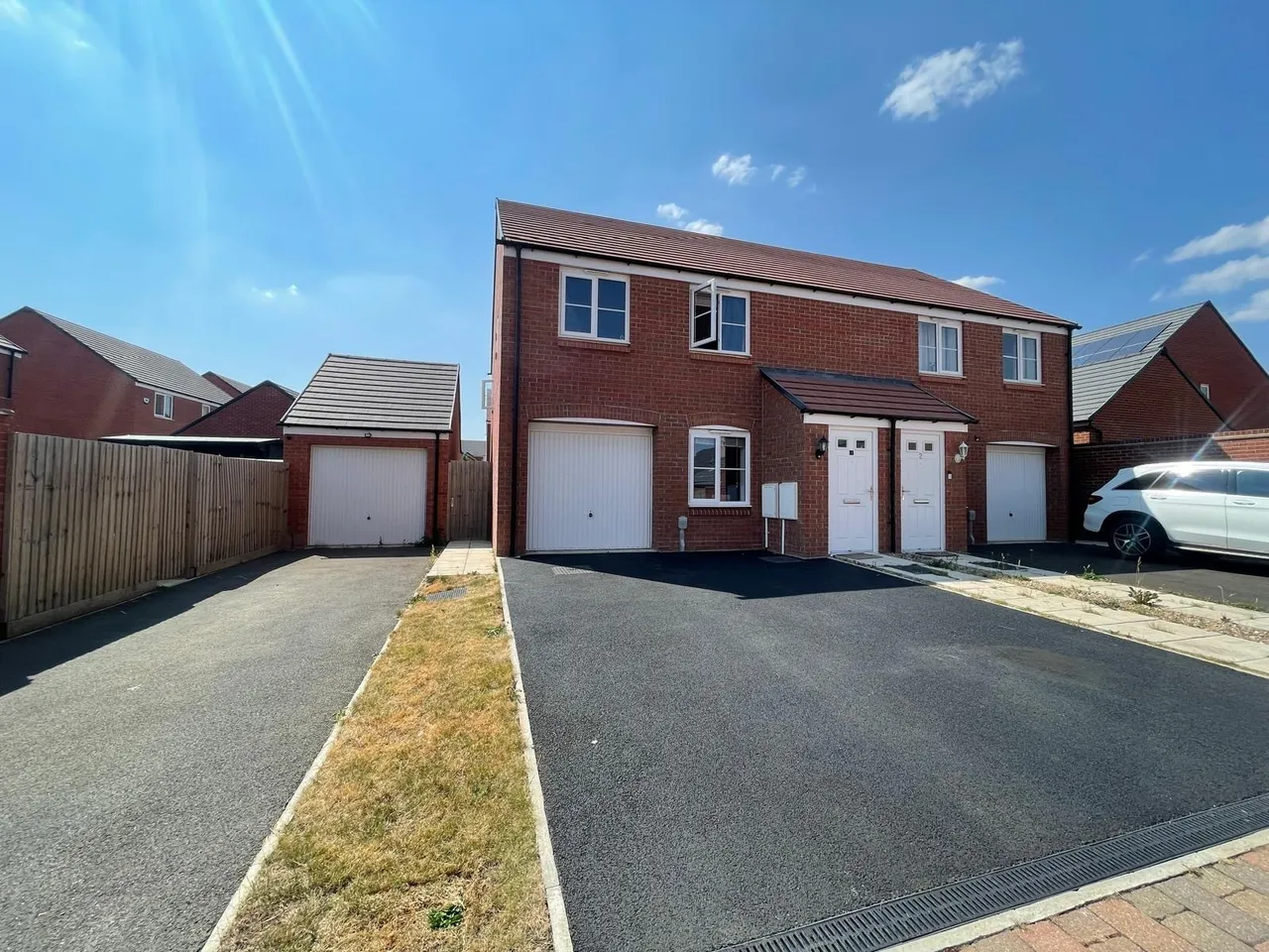 3 bed property to rent — Buller Close, Kettering, Northamptonshire, NN15 6SH.