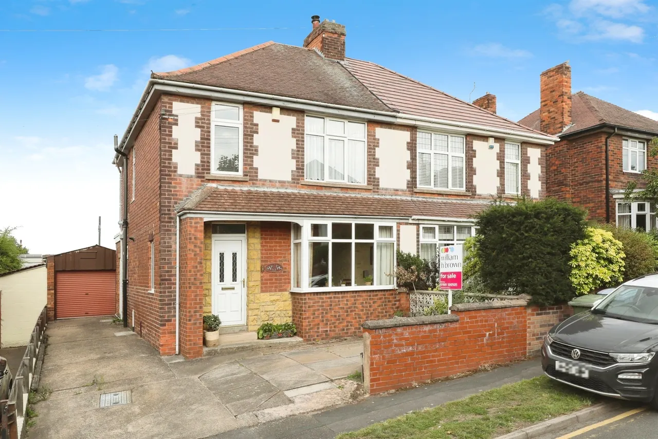 3 bed house for sale — Harstoft Avenue, Worksop