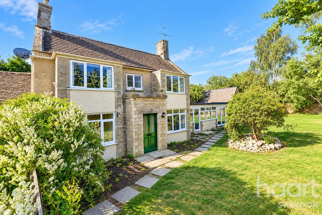 4 bed house for sale, Silver Street, Malmesbury, SN16