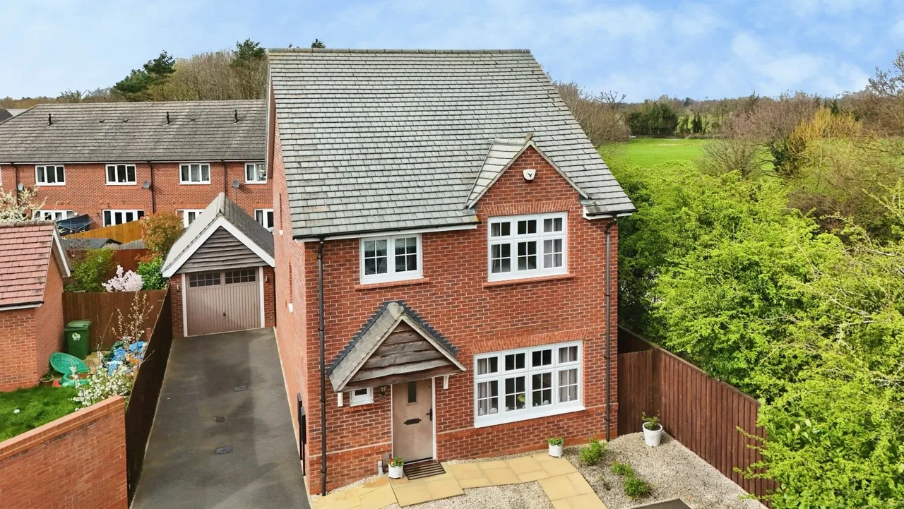 4 bed house for sale — Miller Meadow, Leegomery, Telford TF1 6NR