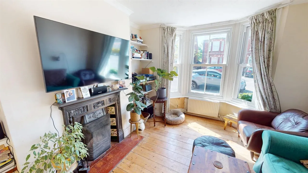 Clarence Road, Horsham, West Sussex RH13 5SG, photo 3