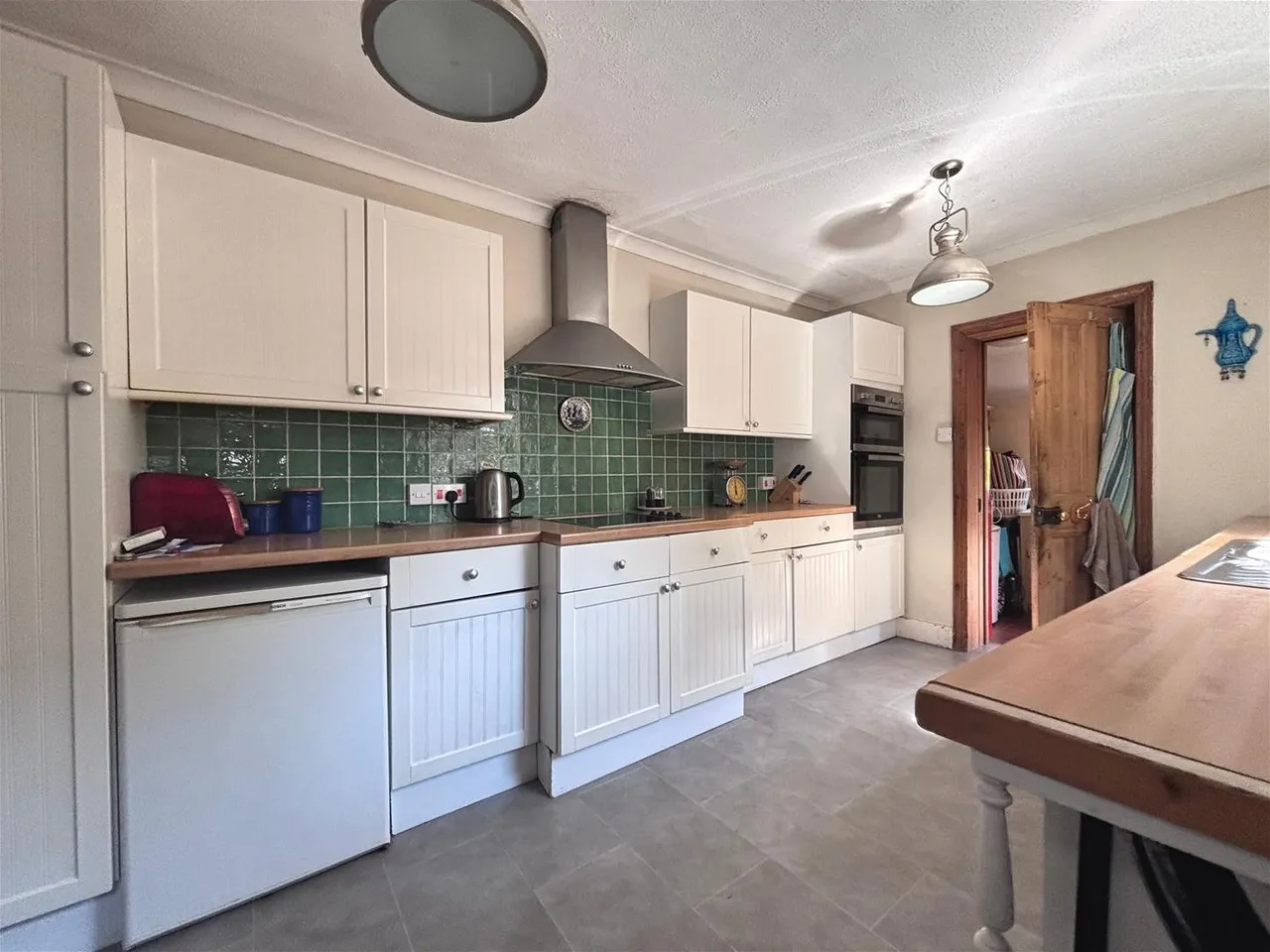 Clarence Road, Horsham, West Sussex RH13 5SG, photo 5