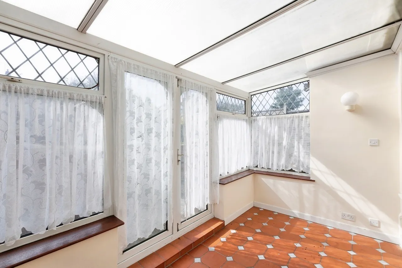 Dovedale Avenue, Ilford, IG5, photo 16