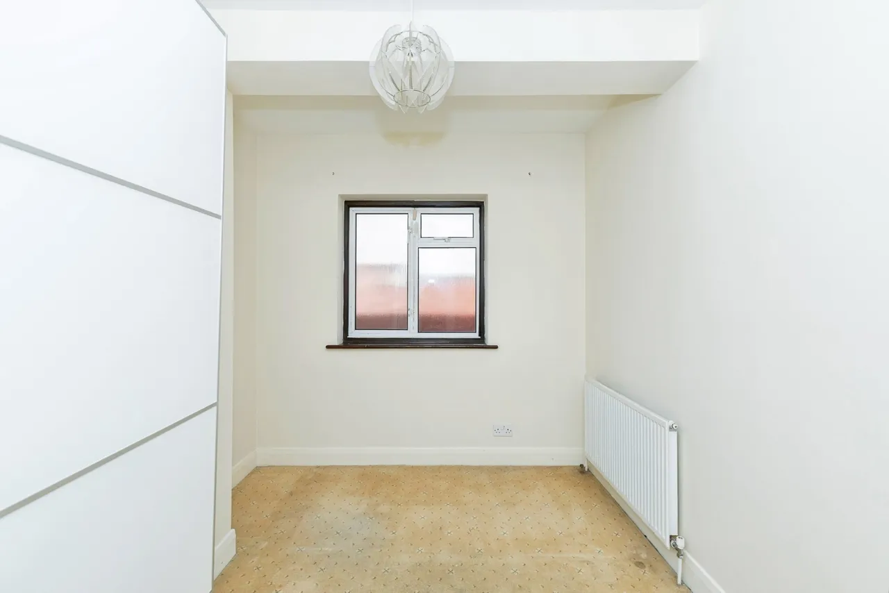 Dovedale Avenue, Ilford, IG5, photo 15