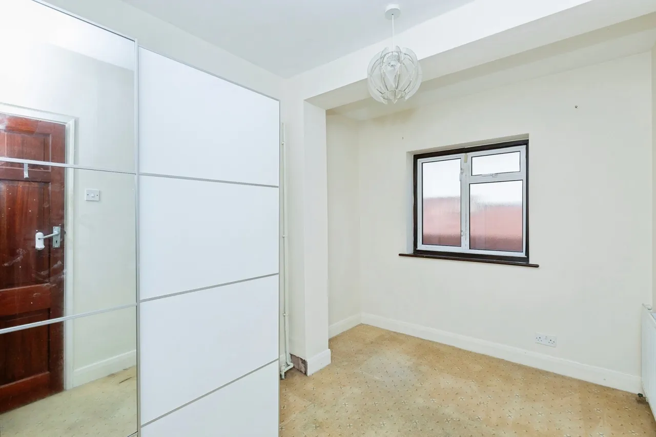 Dovedale Avenue, Ilford, IG5, photo 12