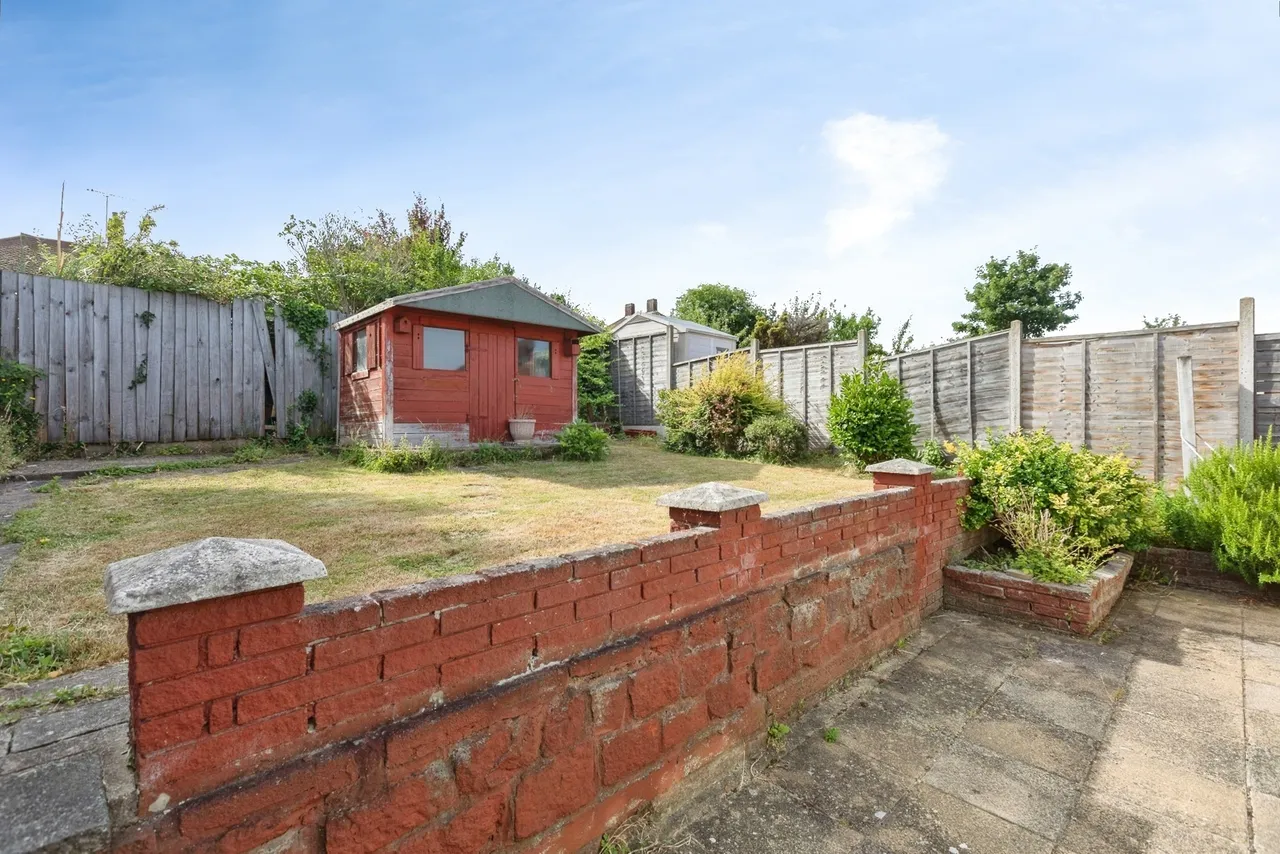 Dovedale Avenue, Ilford, IG5, photo 17