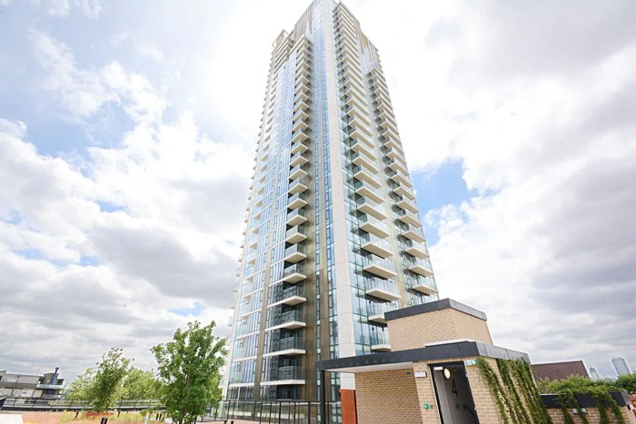 Apartment 2404, One The Elephant, 1 St Gabriel Walk, London, photo 4