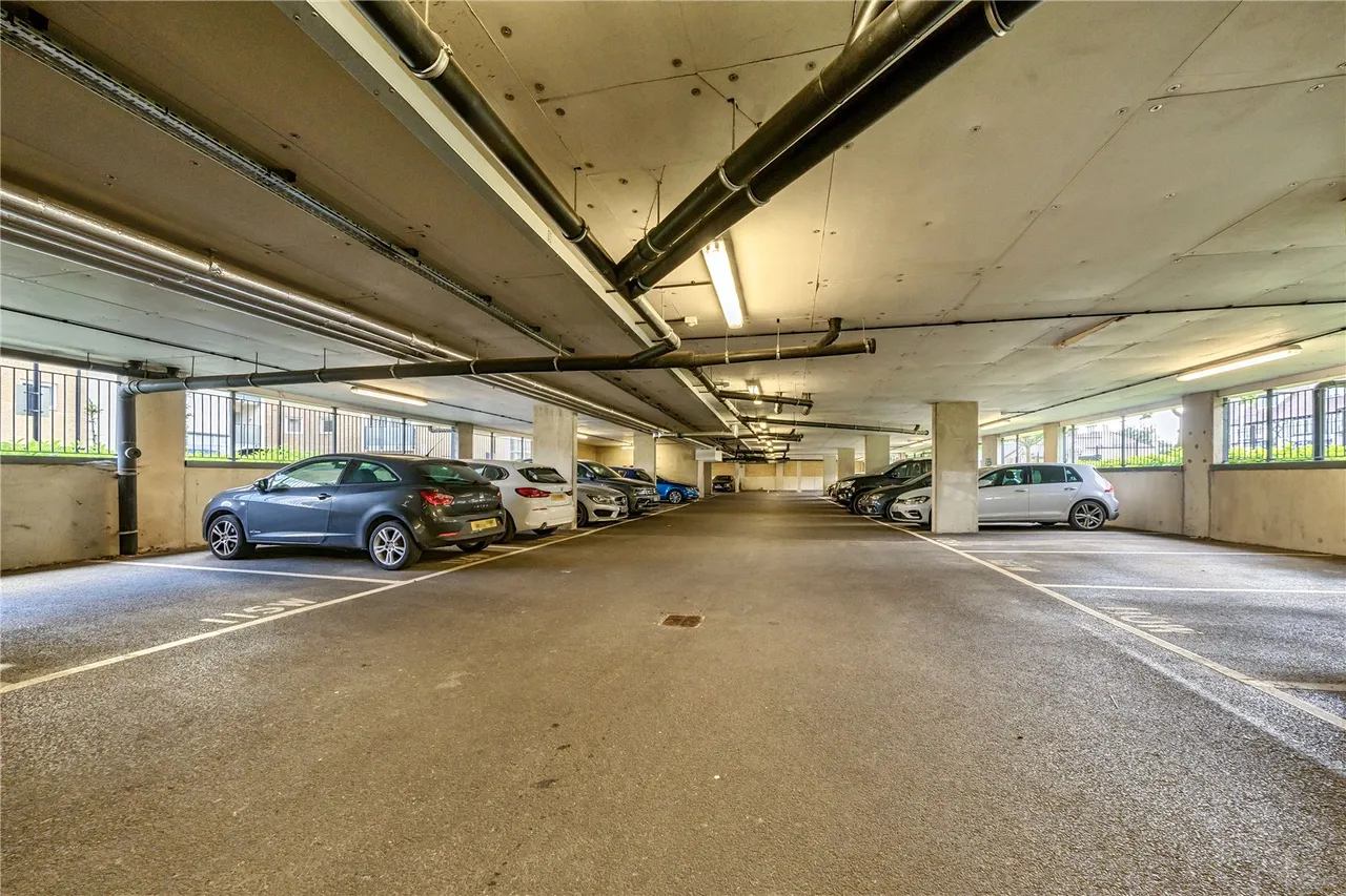 Perkins Gardens, Ickenham, UB10, photo 19