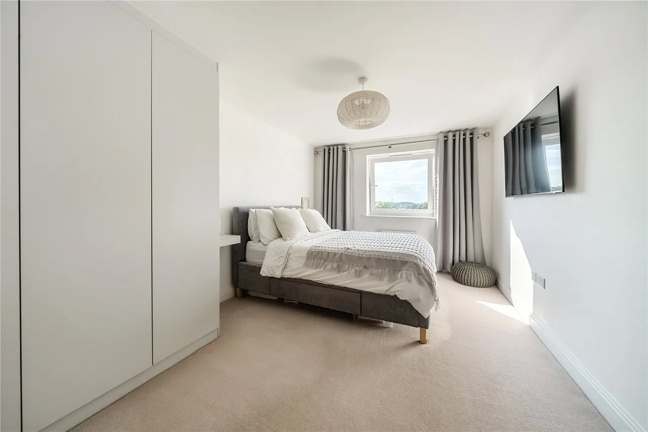 Perkins Gardens, Ickenham, UB10, photo 17