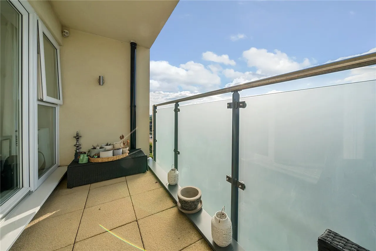 Perkins Gardens, Ickenham, UB10, photo 13