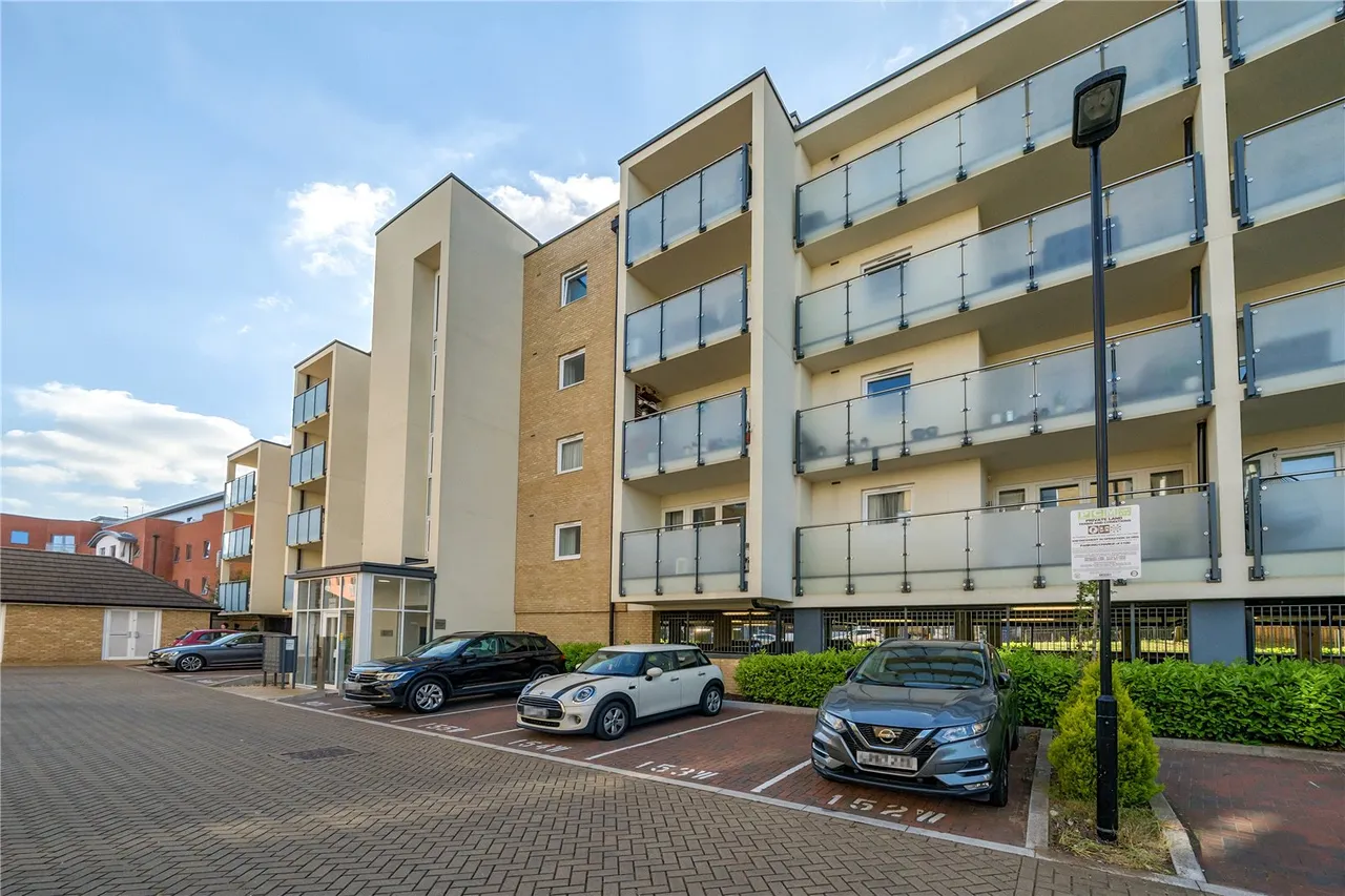 Perkins Gardens, Ickenham, UB10, photo 18