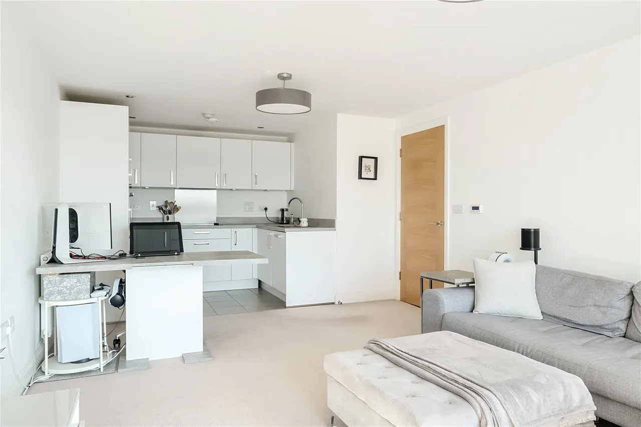 Perkins Gardens, Ickenham, UB10, photo 22