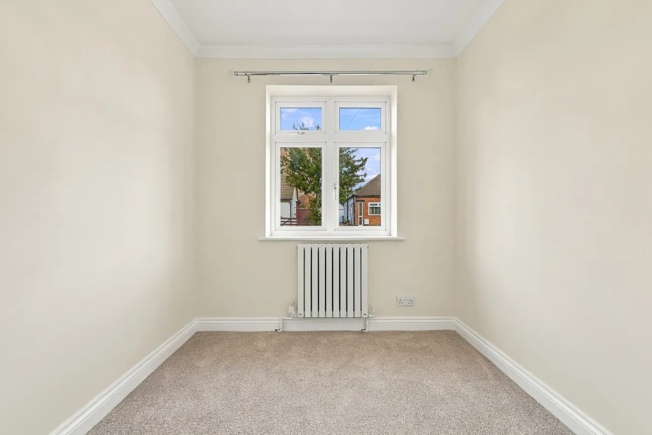 Coleridge Road, Romford, RM3, photo 21