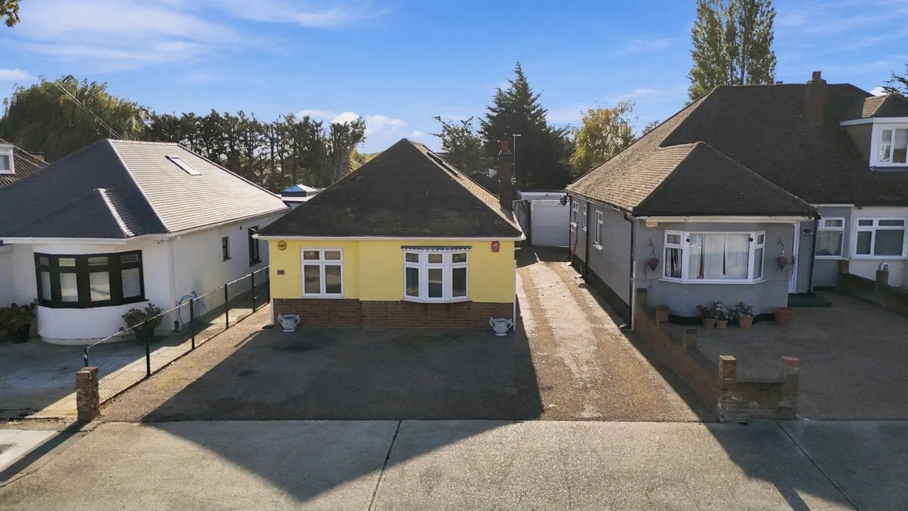 Coleridge Road, Romford, RM3, photo 5