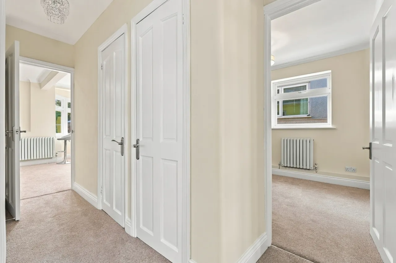 Coleridge Road, Romford, RM3, photo 24