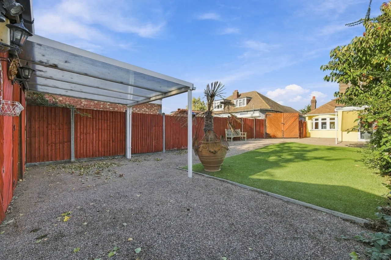 Coleridge Road, Romford, RM3, photo 11