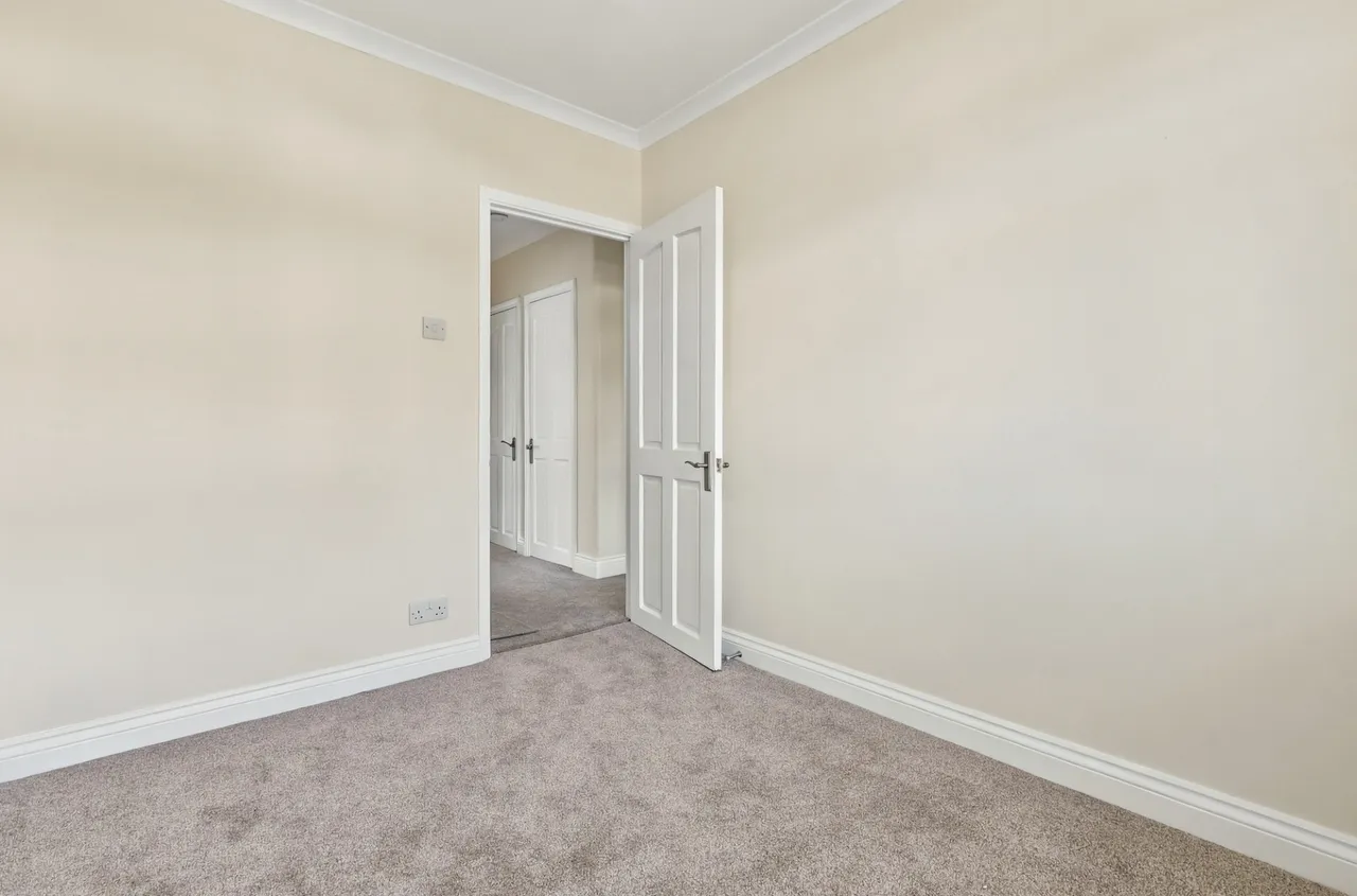 Coleridge Road, Romford, RM3, photo 25