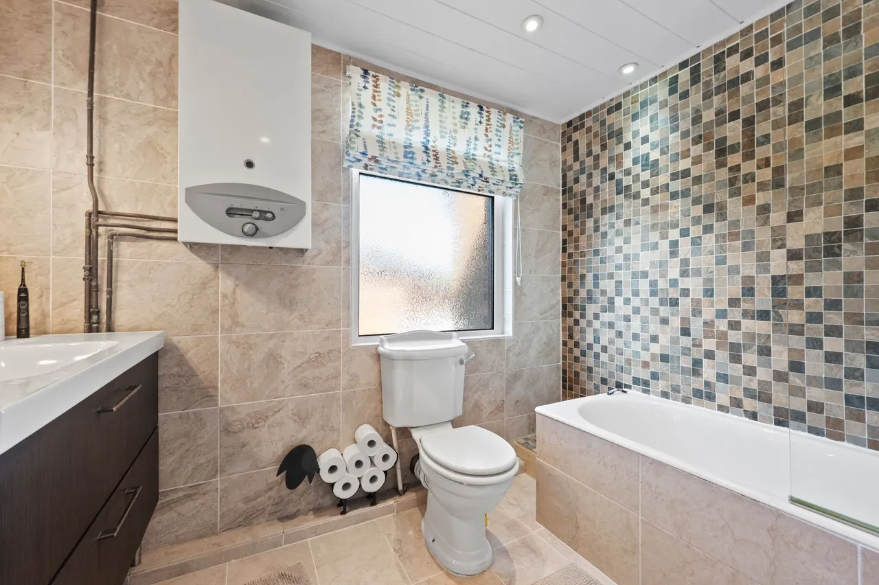 Gunning Avenue, Eccleston, St. Helens, WA10 5DN, photo 37