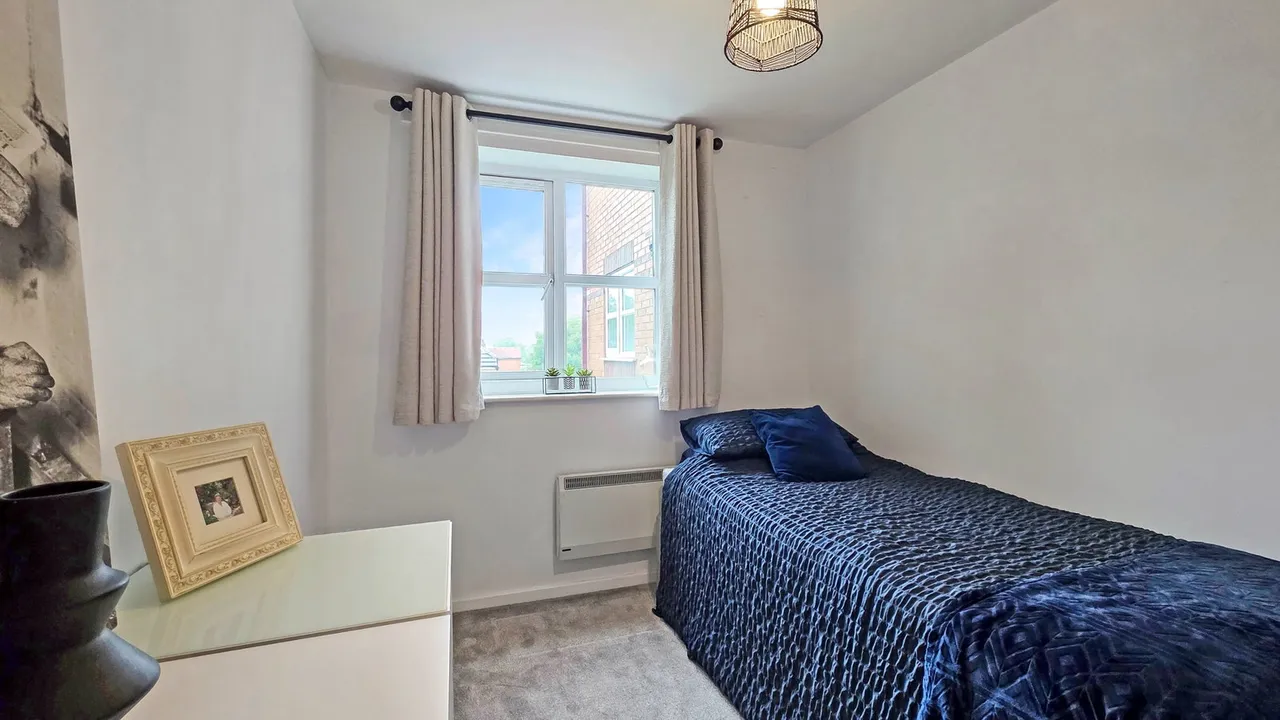 Longview Drive, Wardley, M27, photo 13