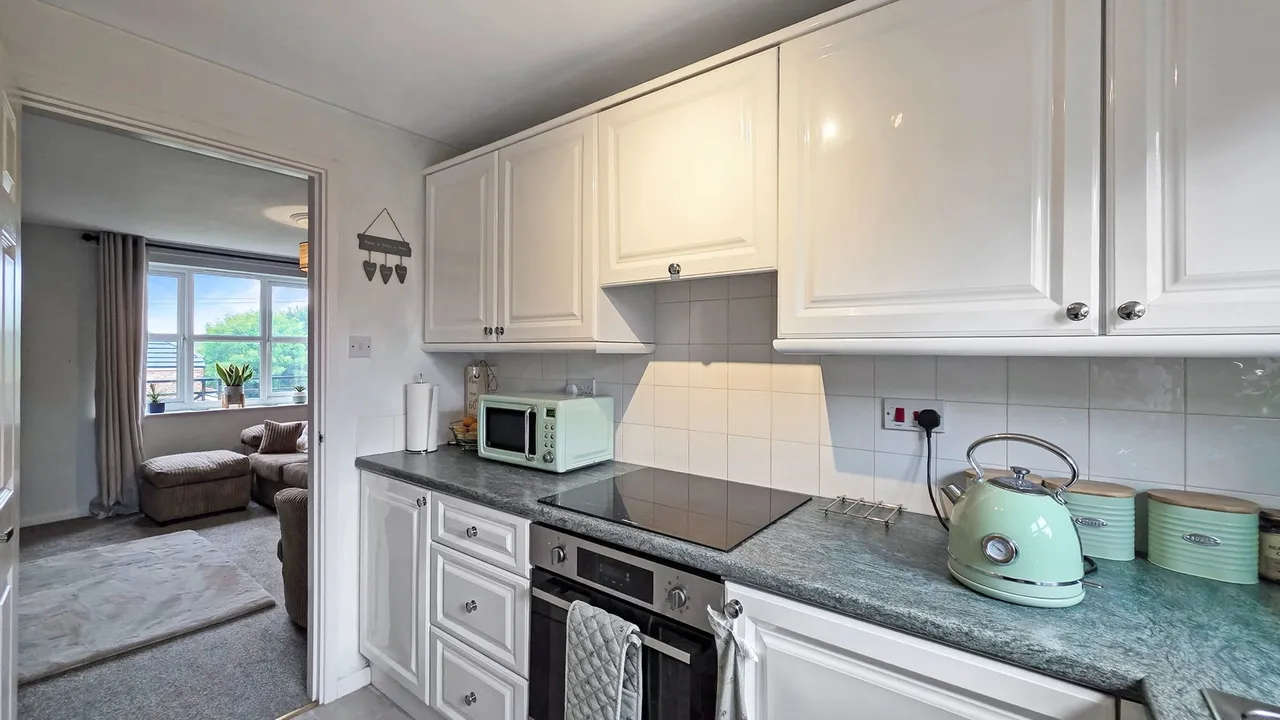 Longview Drive, Wardley, M27, photo 7