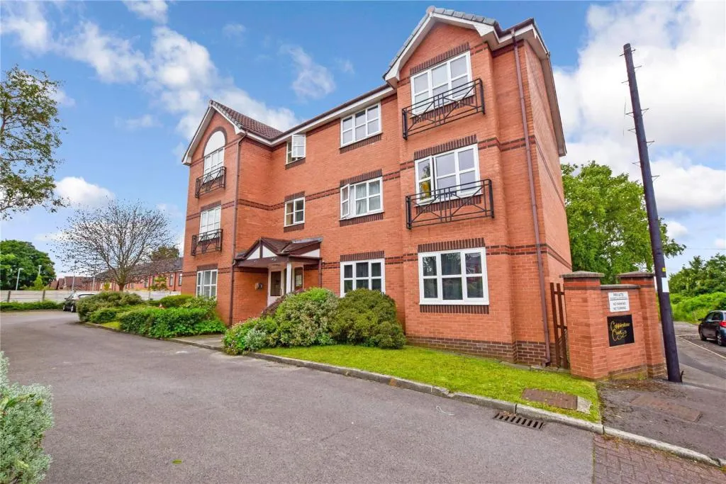 2 bed flat for sale, Longview Drive, Wardley, M27
